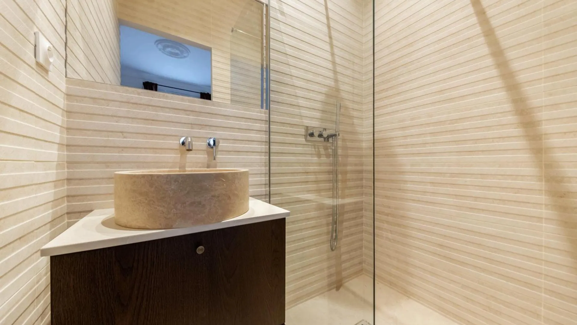 Daire Luxury 3 Bedrooms - 3 Bathrooms - Ac - Montmartre - Opera Paris Fransa